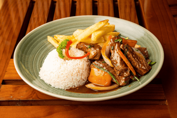Lomo saltado