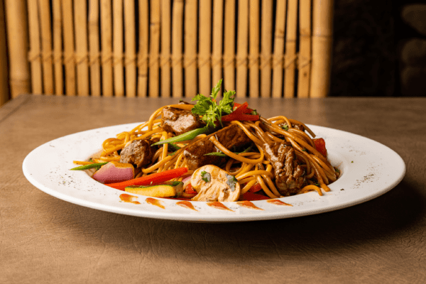 Tallarin saltado de carne